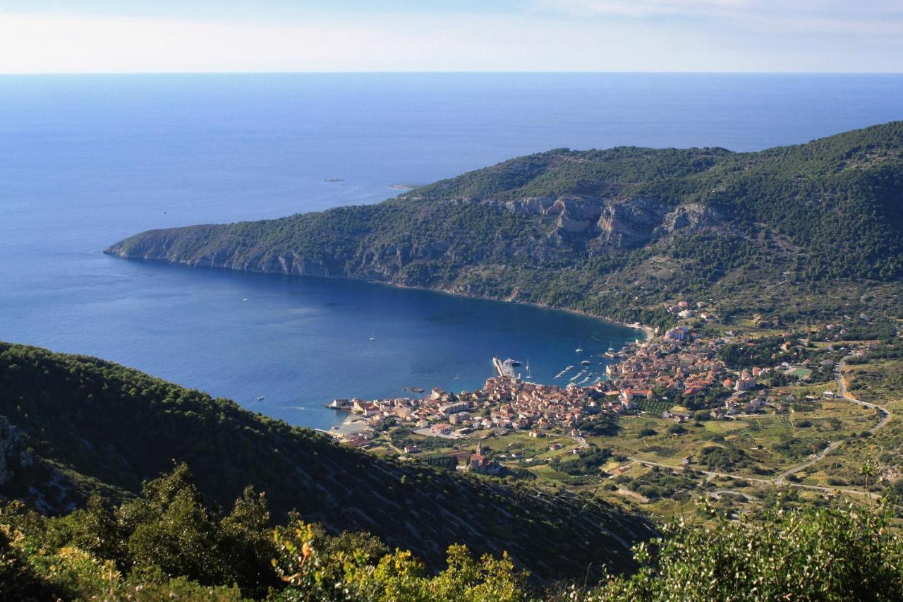 Apartments And Rooms By The Sea Komiza, Vis - 2431 Εξωτερικό φωτογραφία