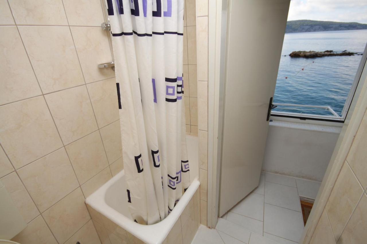Apartments And Rooms By The Sea Komiza, Vis - 2431 Εξωτερικό φωτογραφία