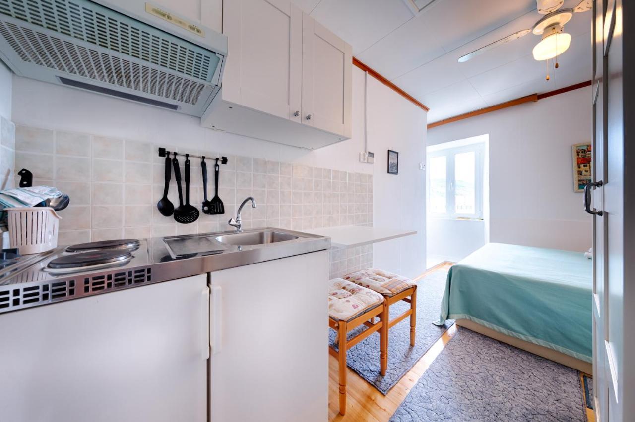 Apartments And Rooms By The Sea Komiza, Vis - 2431 Εξωτερικό φωτογραφία