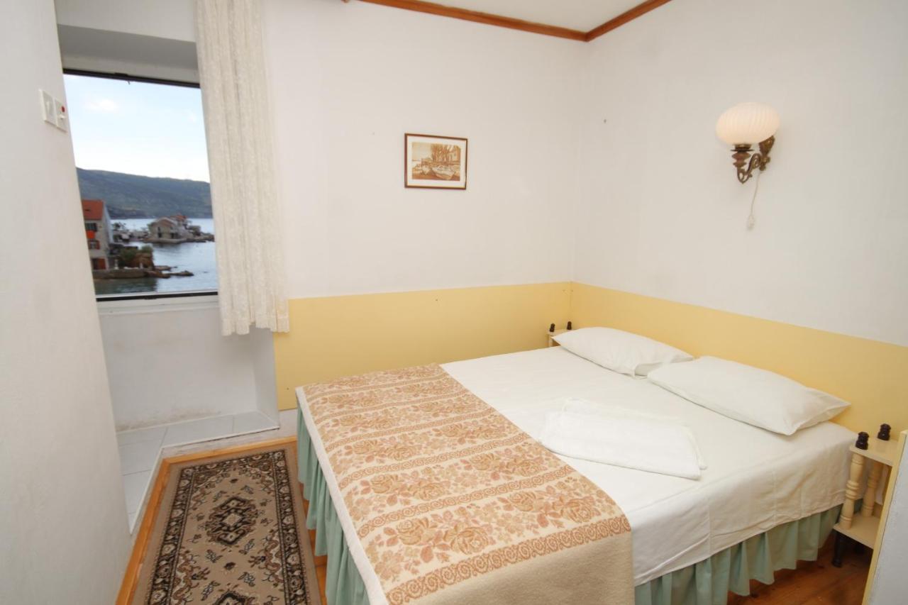 Apartments And Rooms By The Sea Komiza, Vis - 2431 Εξωτερικό φωτογραφία