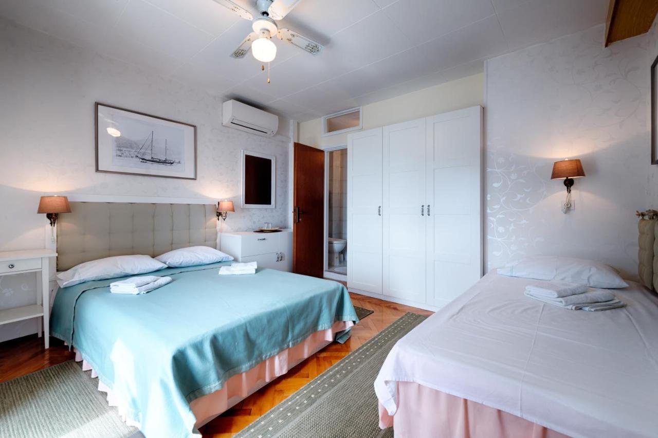 Apartments And Rooms By The Sea Komiza, Vis - 2431 Εξωτερικό φωτογραφία